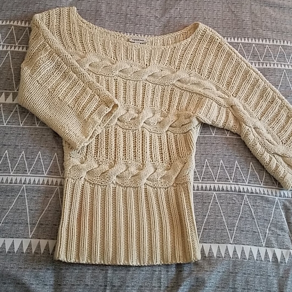 Sweater - Picture 1 of 4